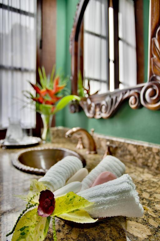 Mahogany Hall Luxury Boutique Resort San Ignacio Room photo